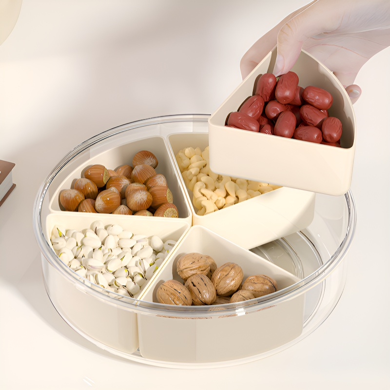 ของว่างและผลไม้ในห้องนั่งเล่น