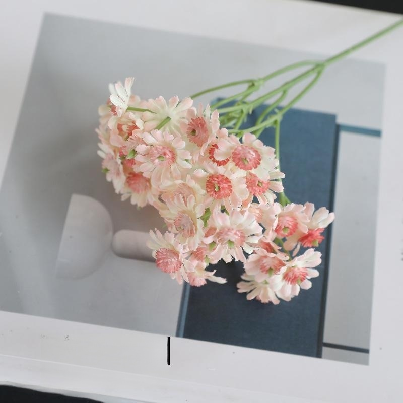 Adorno de ramo de margaritas