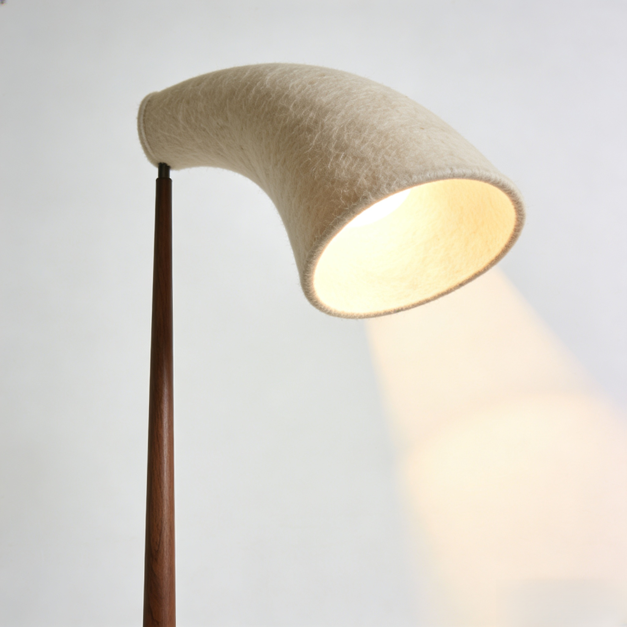 ベッドルーム用テーブルランプ