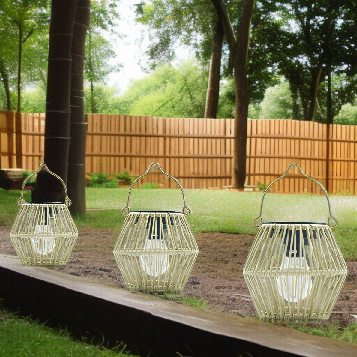 屋外でも安心の防水竹編みランプ