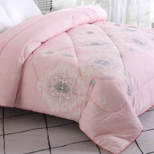 All-Season Cozy Silk Comforter