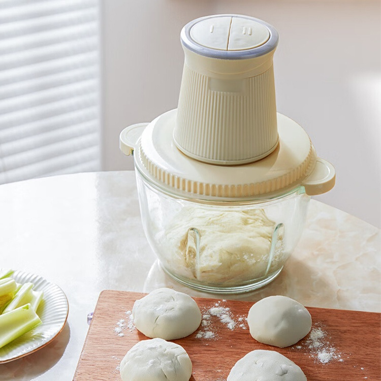 투명 디자인의 고기 짜는 기계 근접 사진