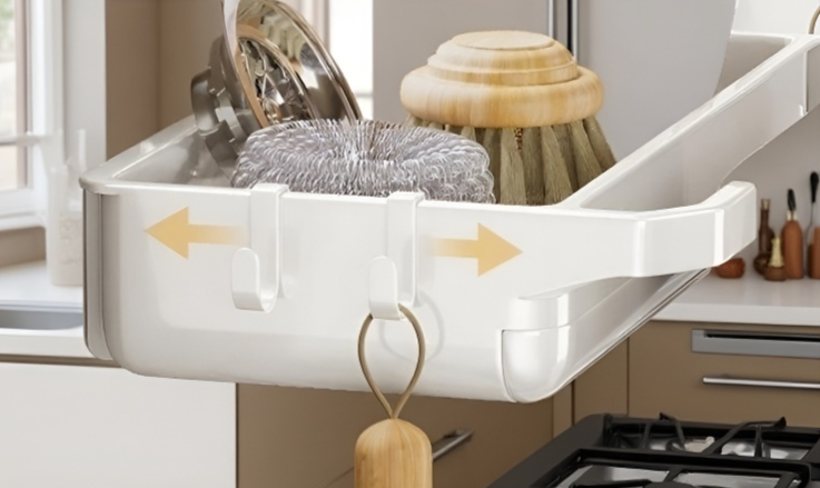 Küchenaufbewahrungsregal für Geschirrtücher und Abtropfkörbe in moderner Küche