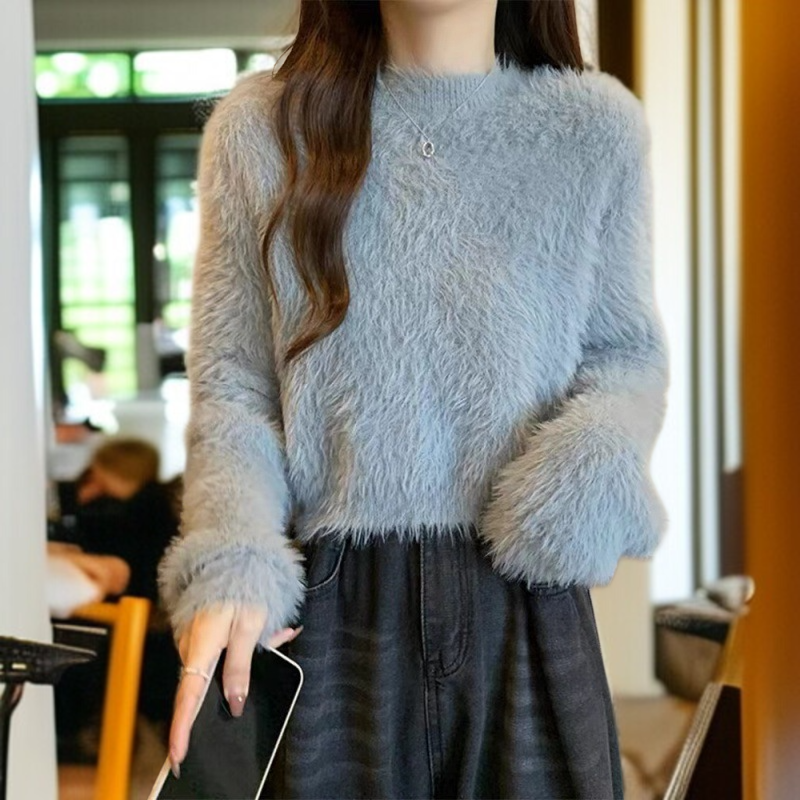 女性の緩い薄いニットトップショート模造ミンクのセーター