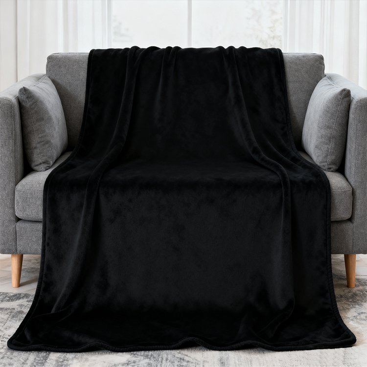 Černá měkká deka