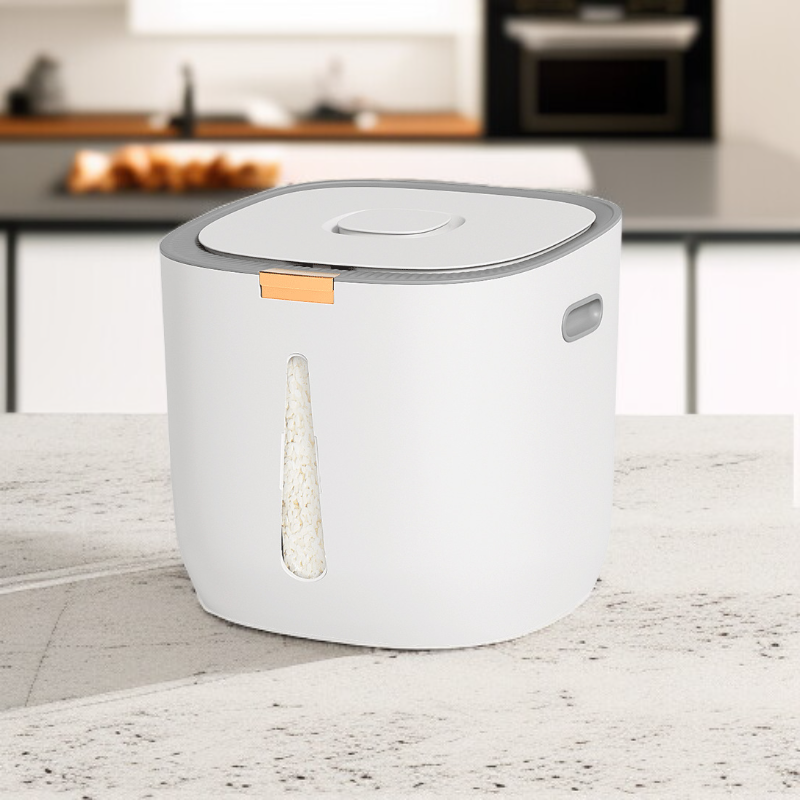 Large capacity rice bucket