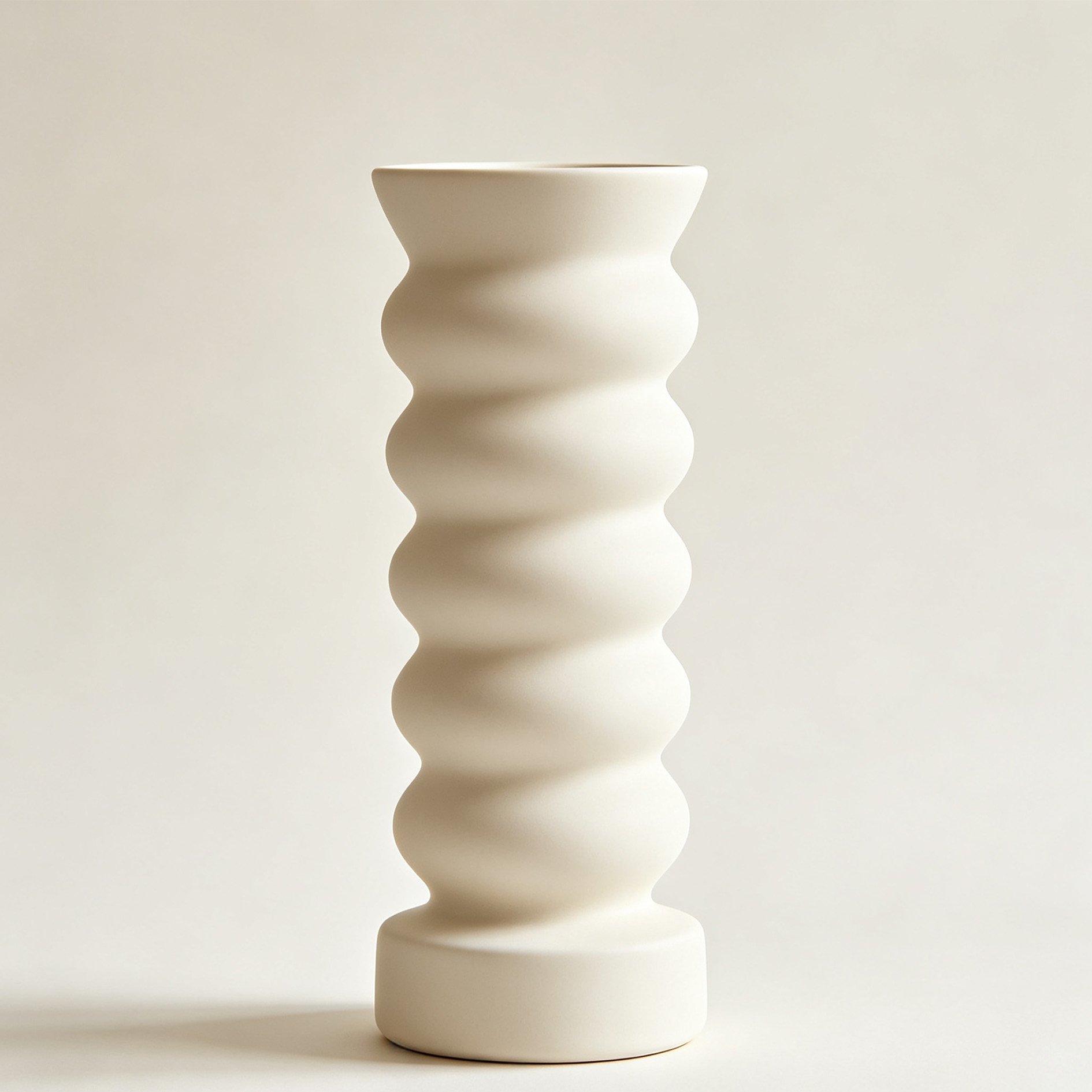 Twisted Wave Ceramic Vase with fresh flowers