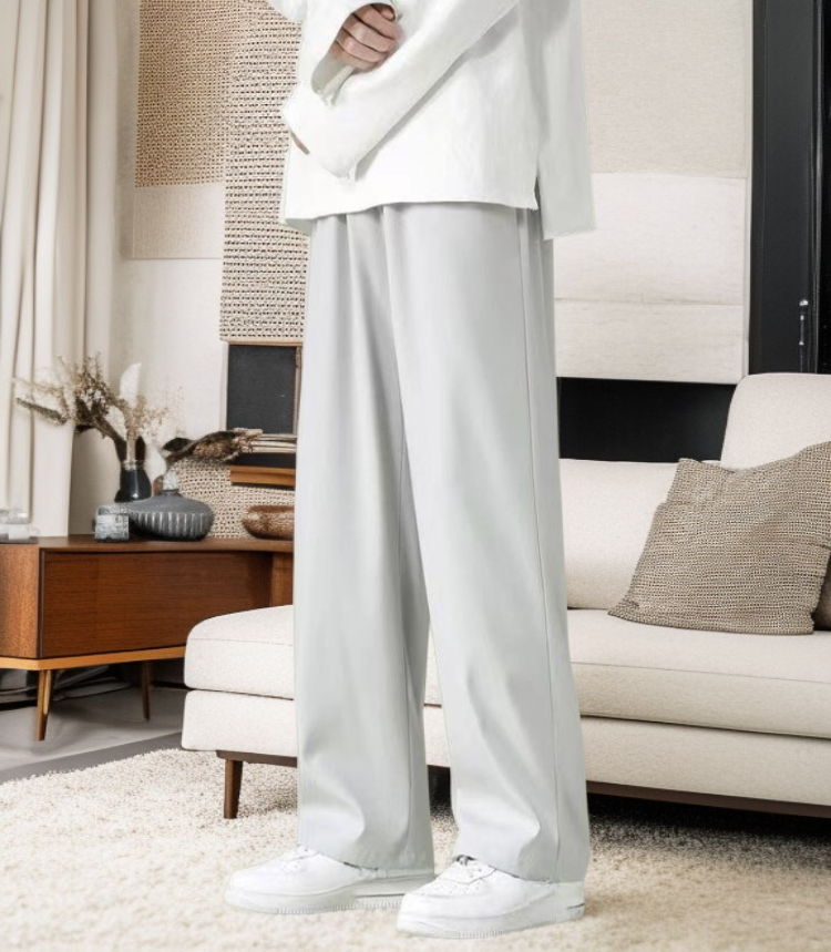 カジュアルコーディネートに合わせたパンツ