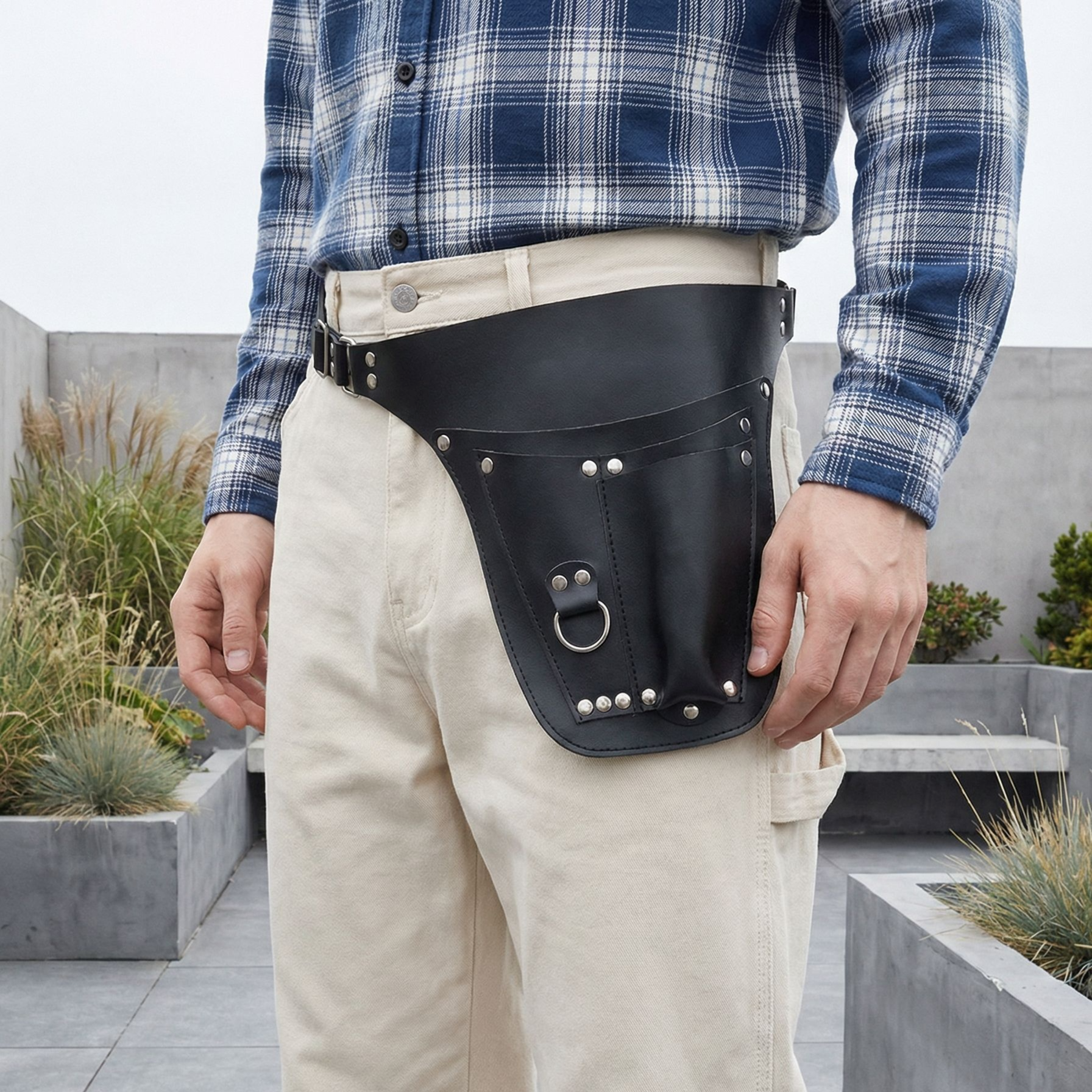 園芸道具をまとめて収納できるウエストバッグ