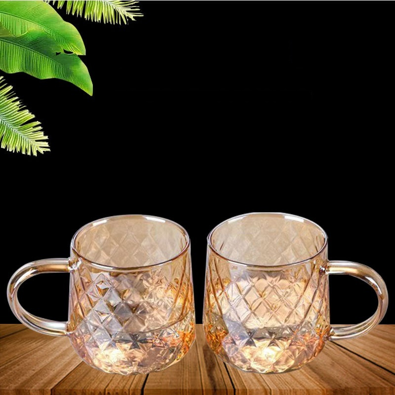 家庭用耐熱ガラスピッチャーとカップ