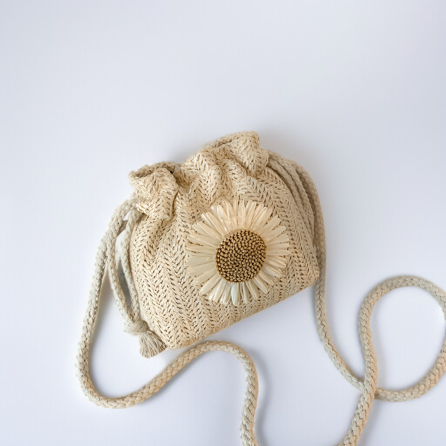 حقيبة دلو جديدة عصرية مصنوعة من القش المنسوج بتصميم أنيق