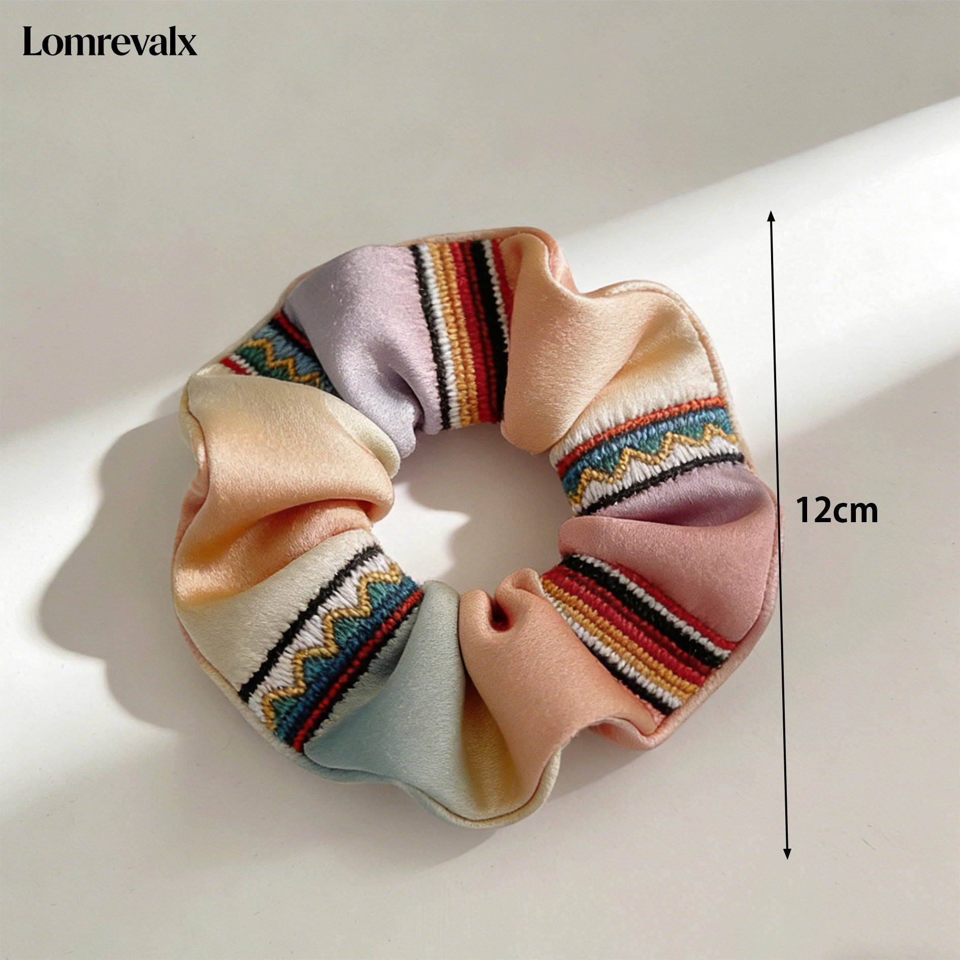 Coletero artesanal de tela bordada