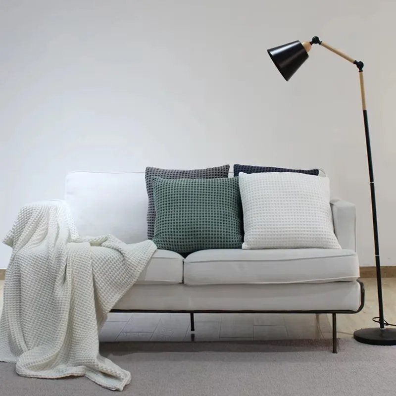 หมอนอิงนุ่มสบายสีขาวถักหมอน