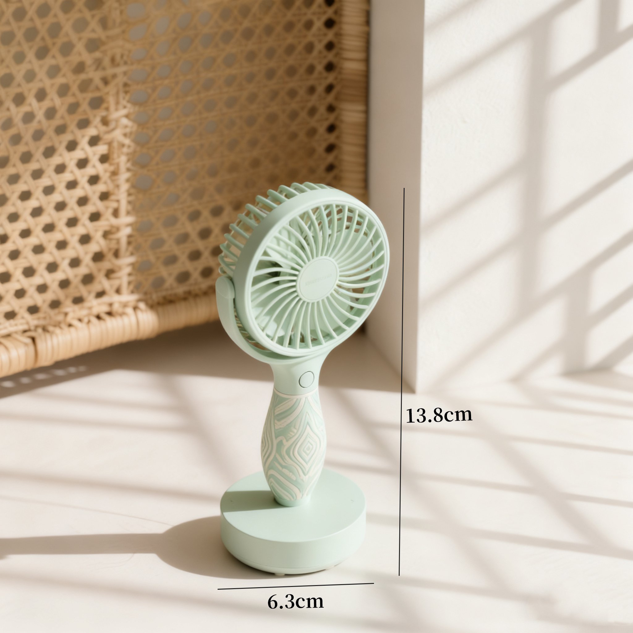 Dva malé ventilátory v moderním designu