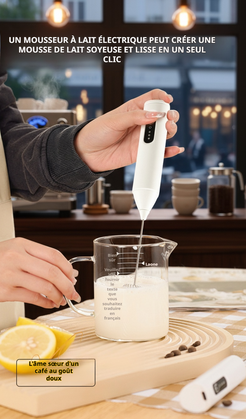 Mousseur à lait électrique sans fil portable en utilisation