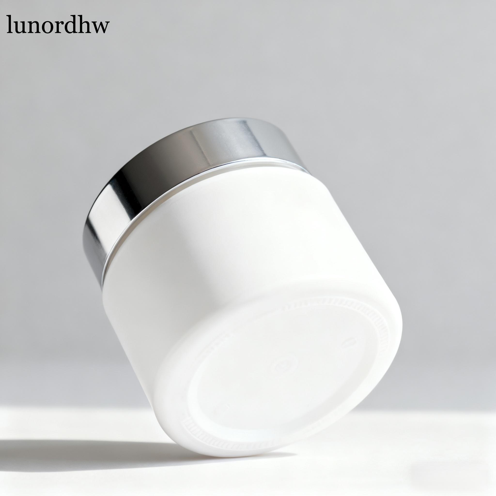 เอสเซนส์บำรุงผิวหน้าและครีมบำรุงพิเศษ มอบความชุ่มชื้น นุ่มละมุน ลดความแห้งกร้าน