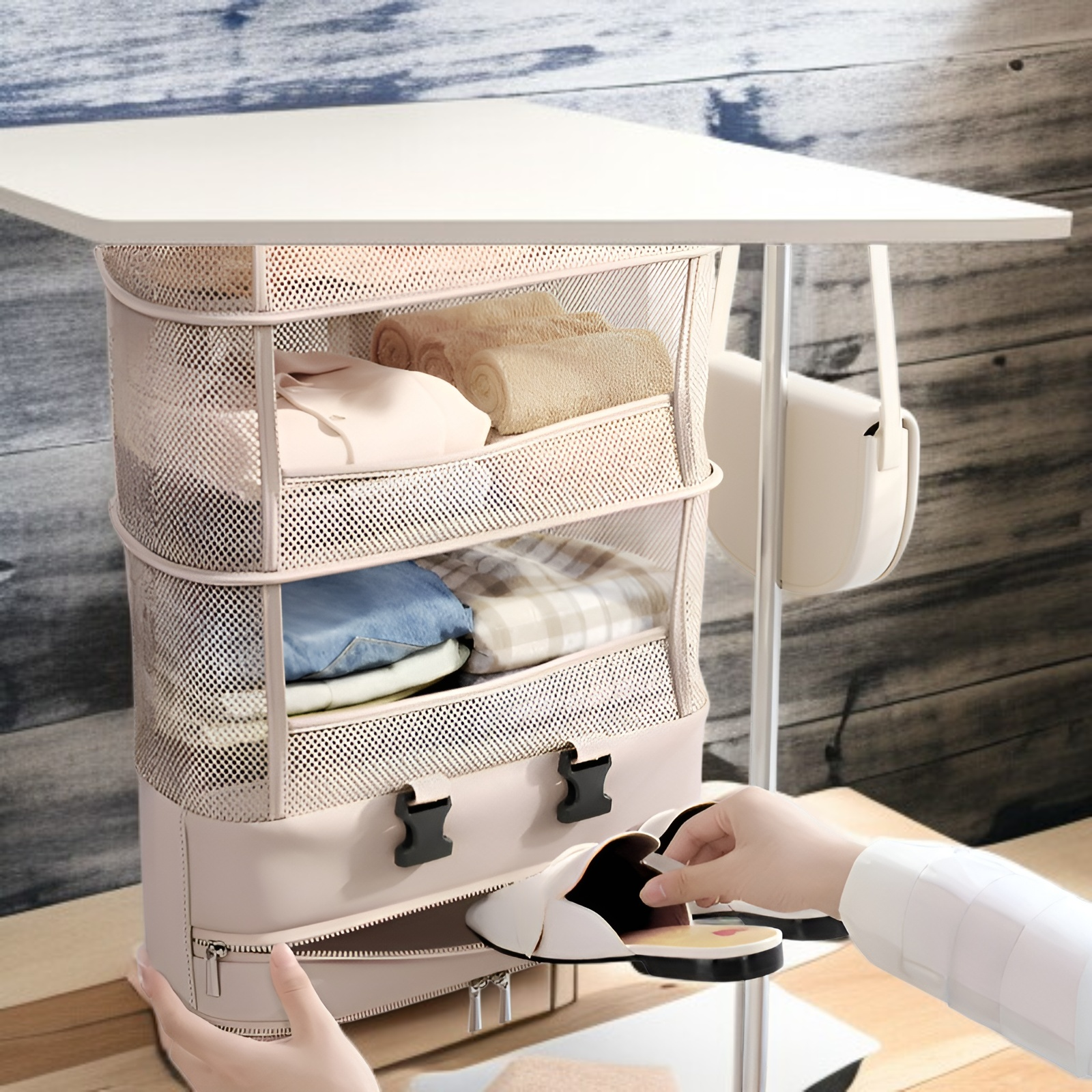 Hanging travel storage bag