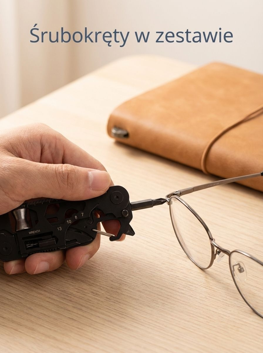 Mini nóż do kart podczas biwaku