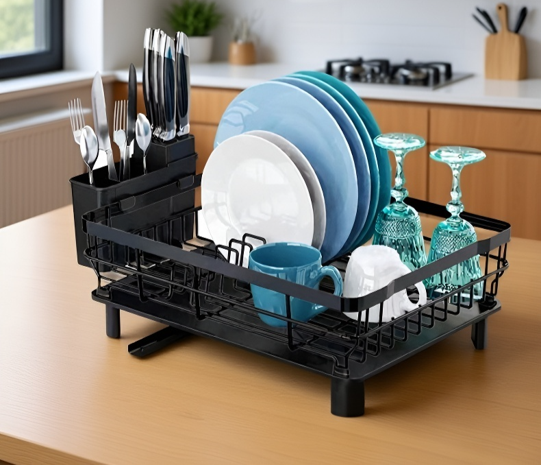 Große Geschirrablage aus Edelstahl in moderner Küche