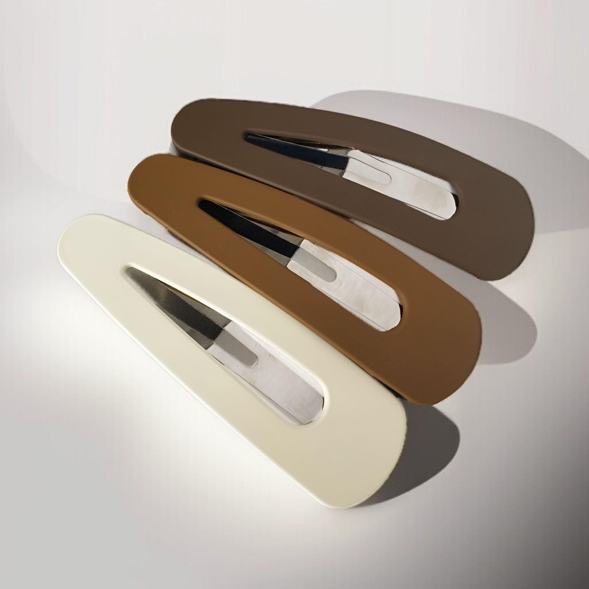 Set of 3 simple frosted hair clips