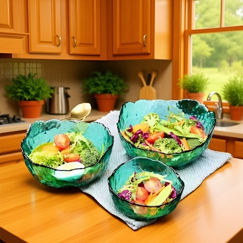 وعاء زجاجي شفاف مطروق بحافة ذهبية