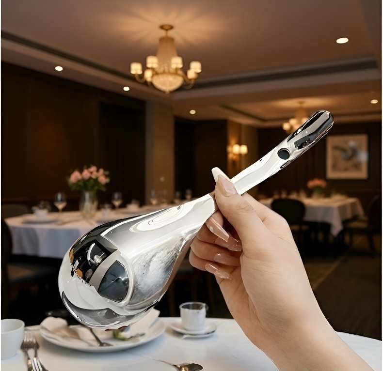 넉넉한 용량의 수프 및 죽 국자