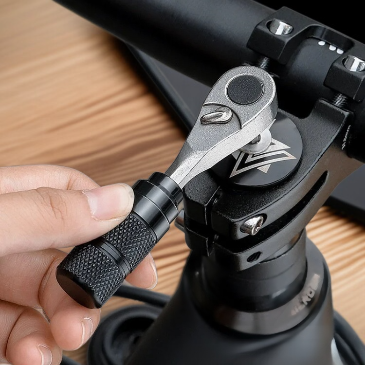 Mini TwoWay Ratchet Wrench with 72 Teeth for Precision Work