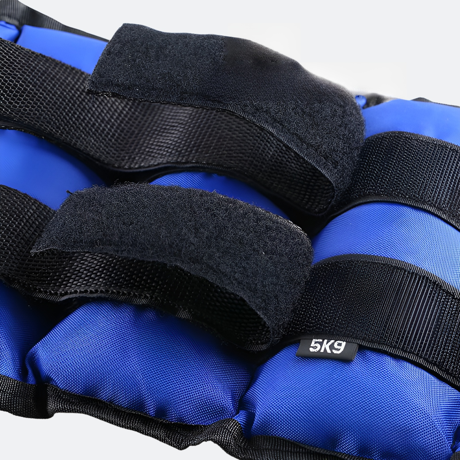 معدات اللياقة البدنية للجري باستخدام أكياس الرمل الموزونة والتدريب البدني