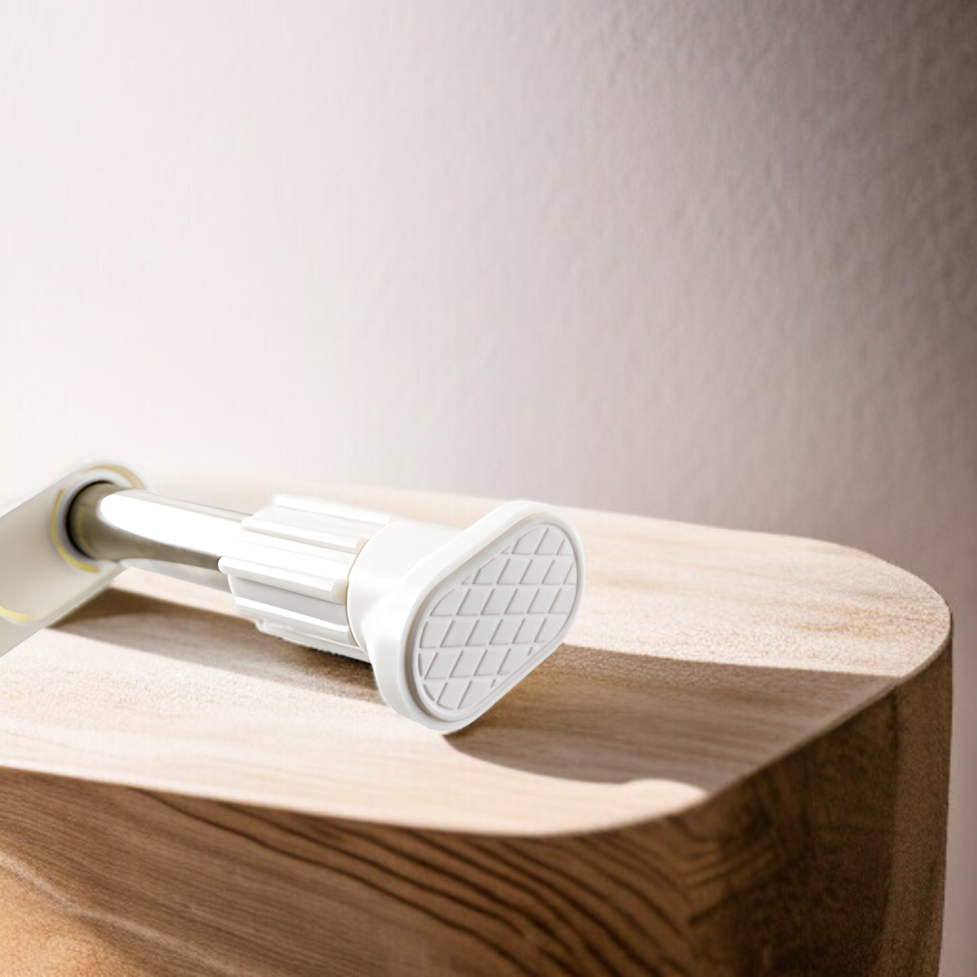 옷장 내 셔츠와 바지 분리 수납 모습