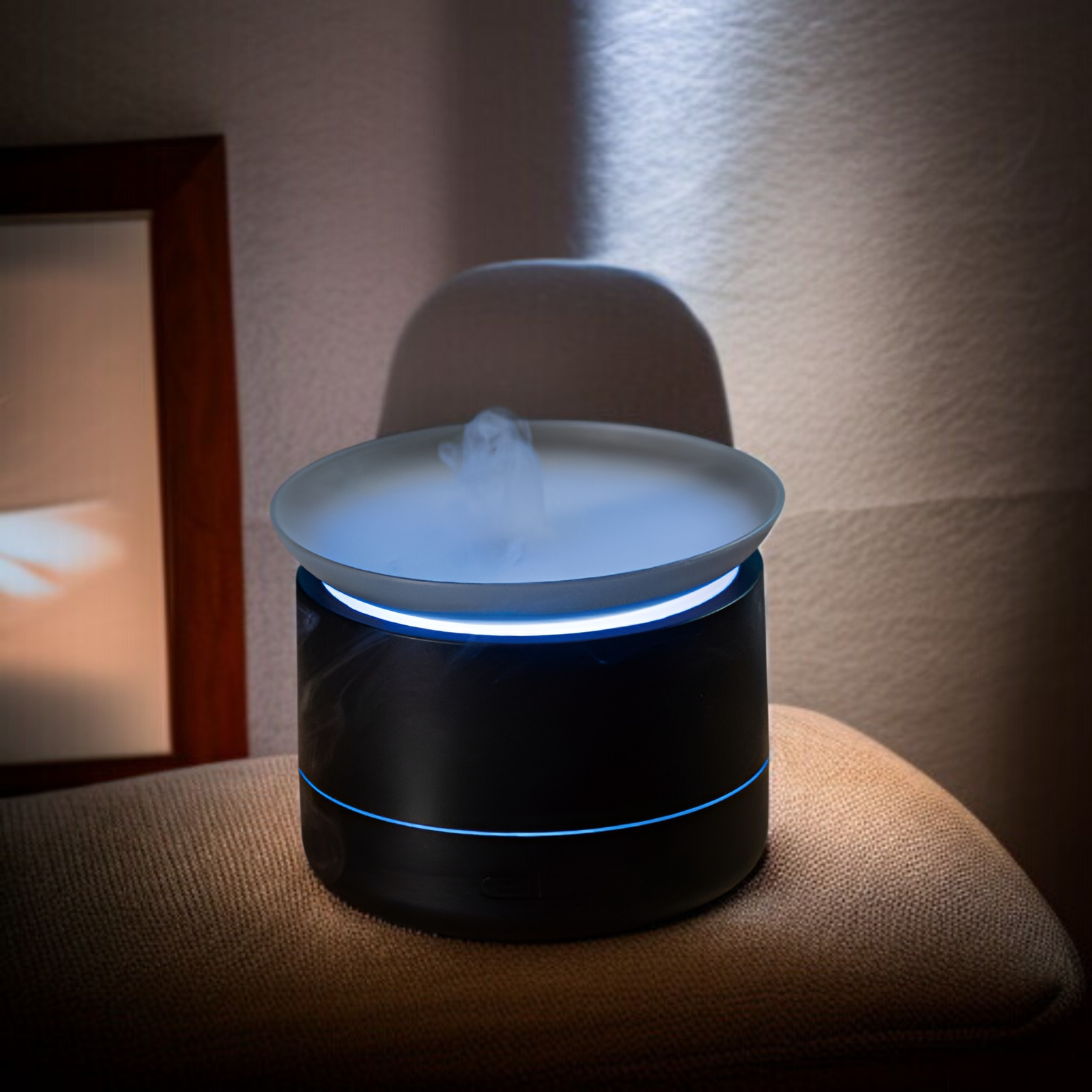 2025年新発売！家庭用のカラフルな霧が出るアロマディフューザー。デスクトップの雰囲気を演出するライトと雲の海風加湿器付き。