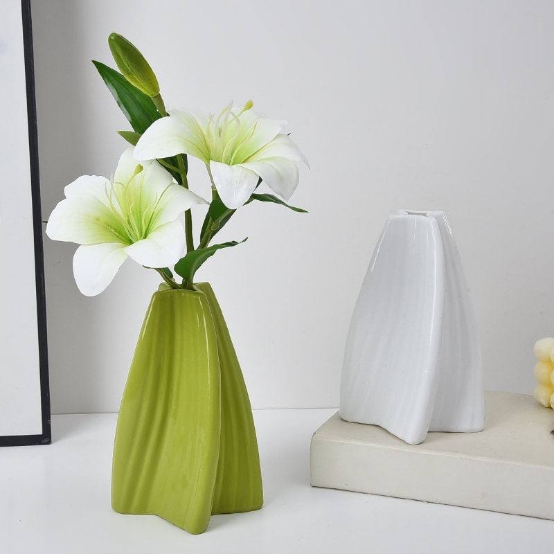 Dopamine-style vases