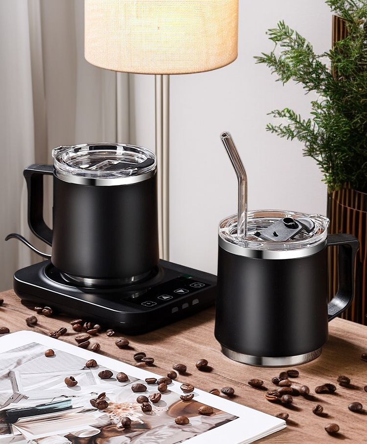 كوب قهوة عالي الجودة مناسب للسفر