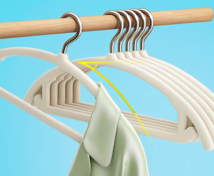 가정용 정리 전용 옷걸이 여러 개 사용 예시