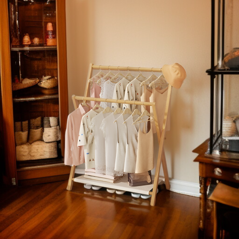 コンパクトに収納できる竹製衣帽架