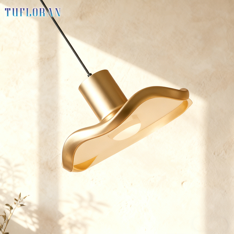 โคมไฟระย้าคลื่น