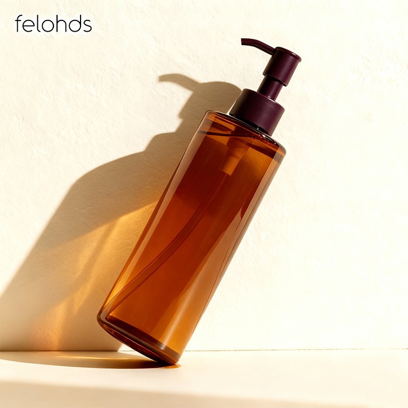 น้ำมันล้างเครื่องสำอางสามารถใช้กับดวงตาและริมฝีปากได้