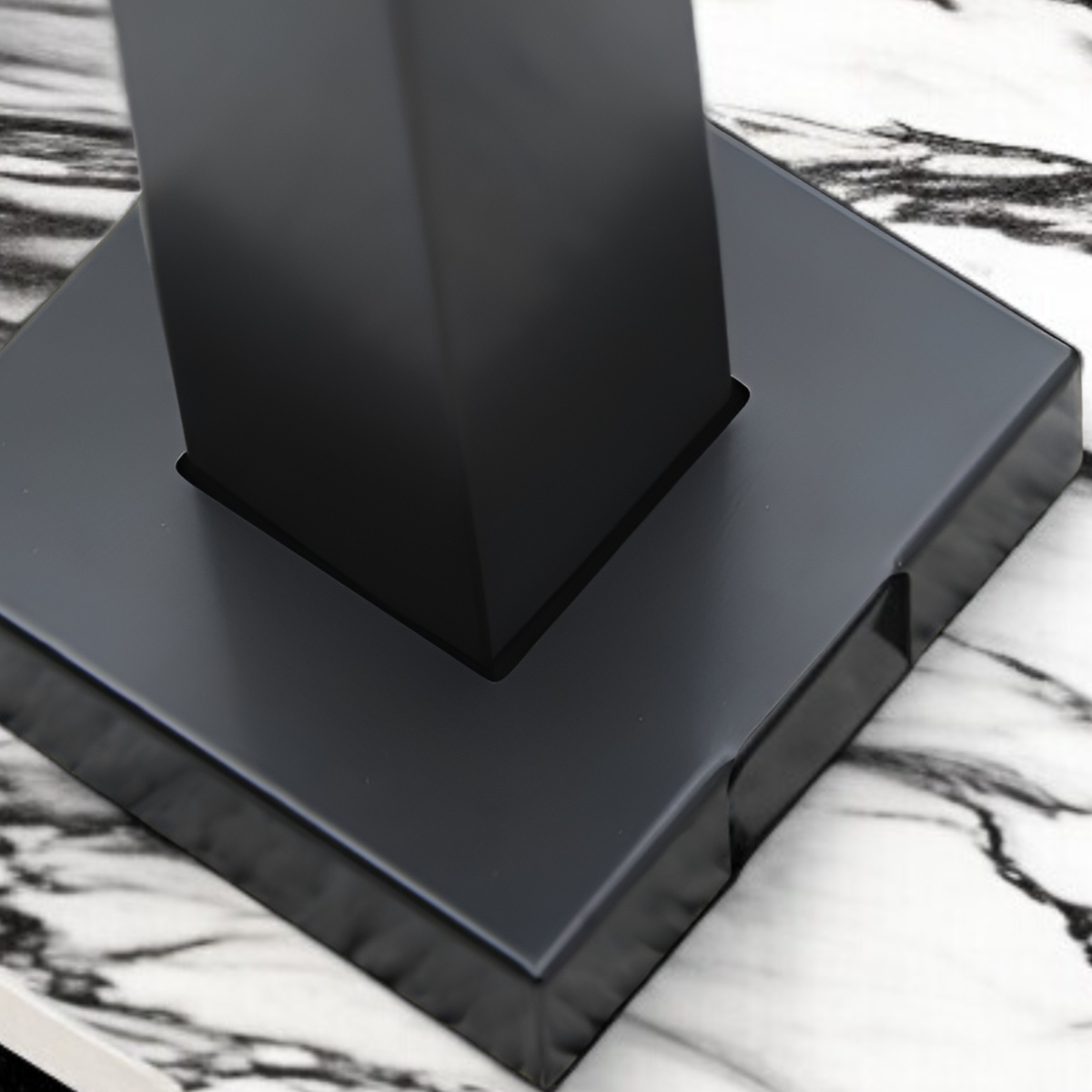 ก๊อกน้ำคอลัมน์สำหรับรดน้ำต้นไม้