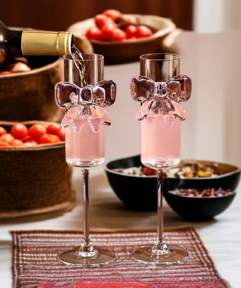 高級ガラス製ハイヒールシャンパンフルートの全体画像