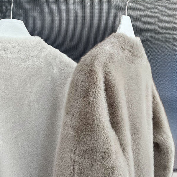 여성용 숏 코트 디테일 클로즈업