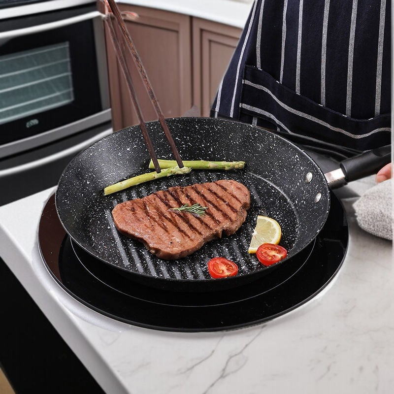 キッチン家庭用パン卵団子パンストライプハート型ノンスティックオムレツパンフラットボトムノンスティックパンウェア