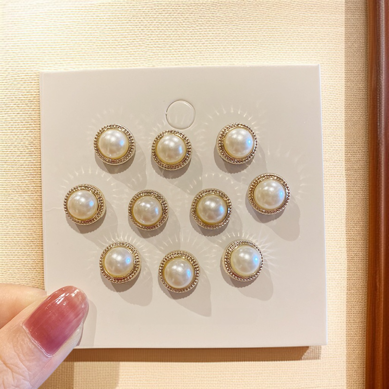 露出防止ブローチ