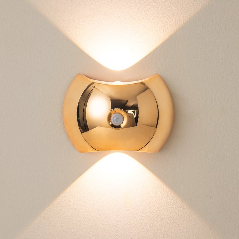 Pequeña lámpara de pared sin taladro