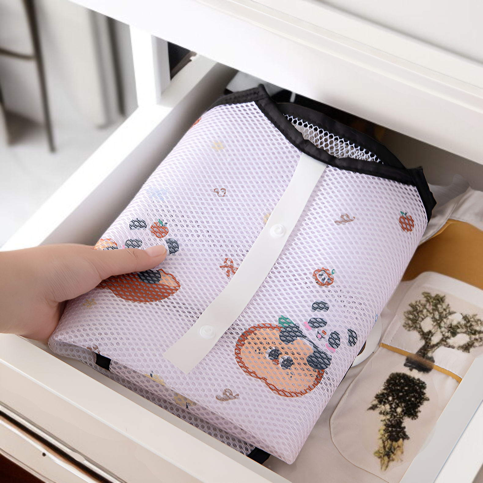 Oszczędność miejsca z siatką do przechowywania swetrów