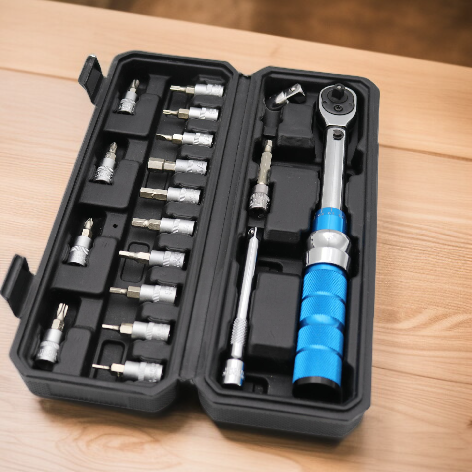 Adjustable torque wrench