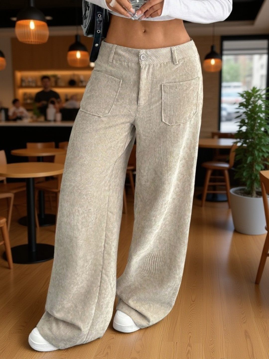 بنطلون نسائي واسع الساق باللون الصلب