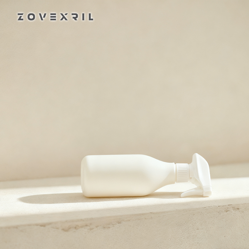 Detail balení nedráždivého čističe olejových skvrn