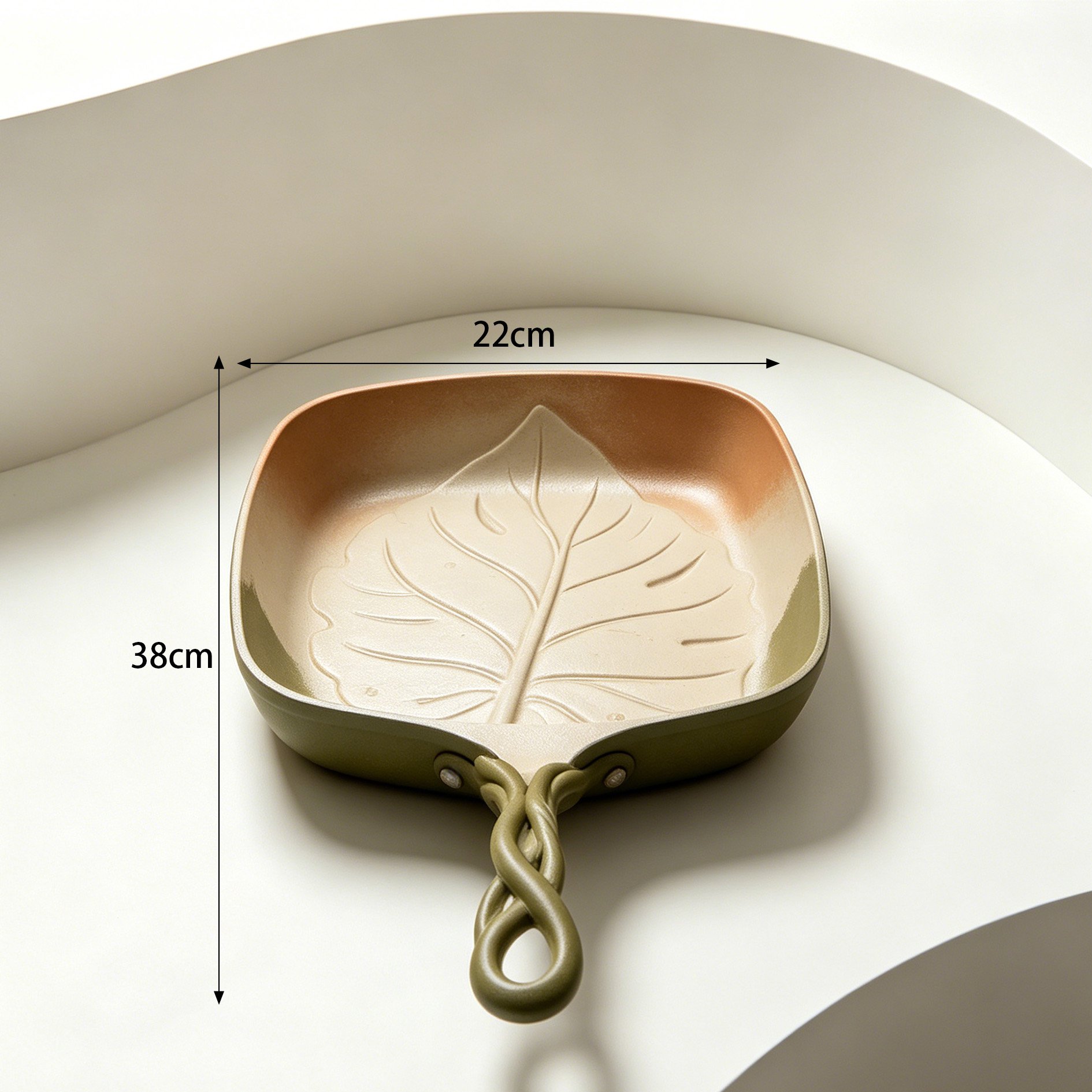 Poêle à frire feuille pour cuisiner des œufs