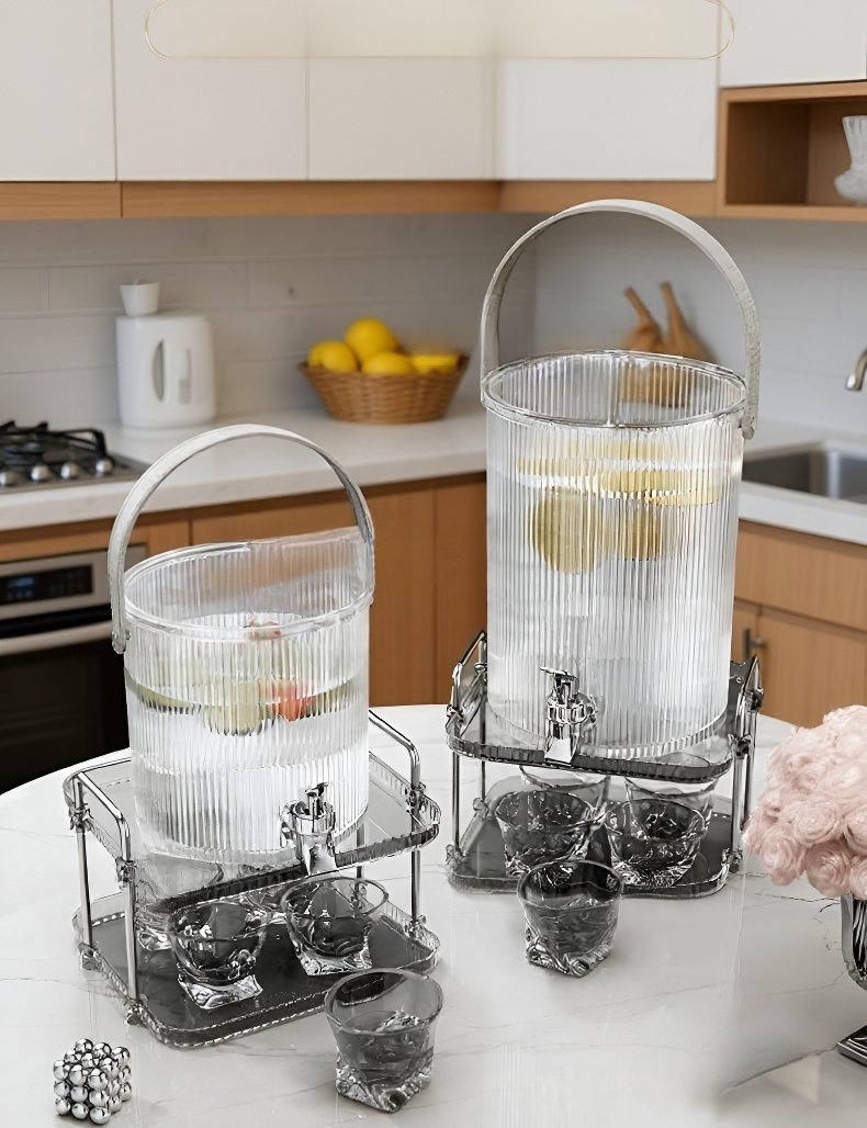 Durable 5-liter water container for camping