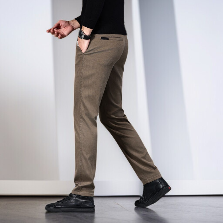 ビジネスカジュアル メンズ スリムストレートパンツ ストレッチ 春用