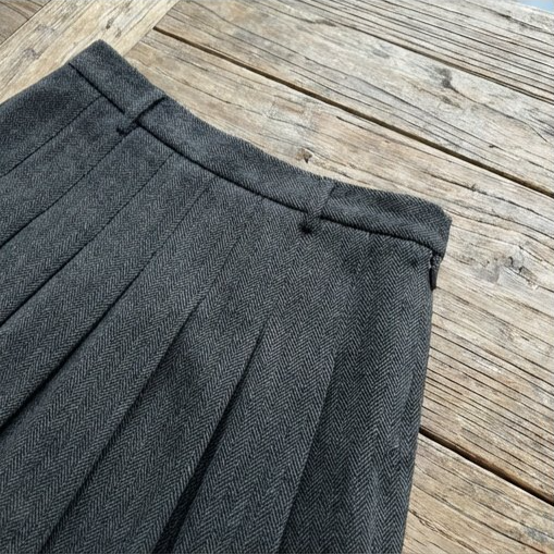 데일리룩에 어울리는 러블리 스커트 스타일링